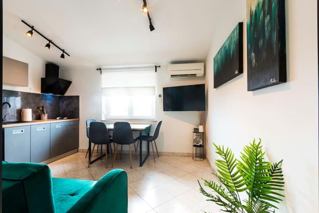 Apartman Smaragd Fazana Exterior photo